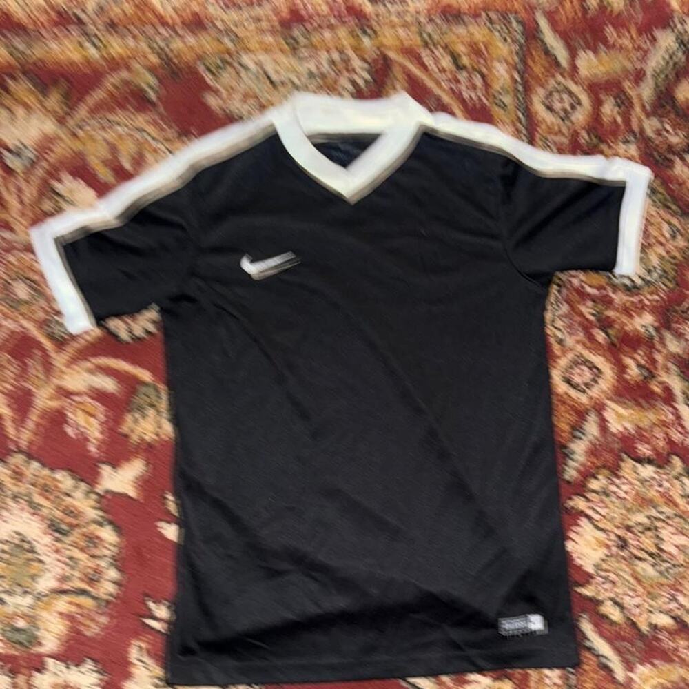 Nike dri fit black white